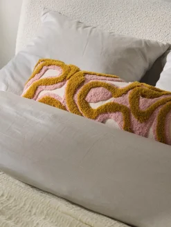 Funda de cojín grande artesanal con tejido capitoné Jiri