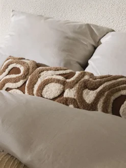 Funda de cojín grande artesanal con tejido capitoné Jiri