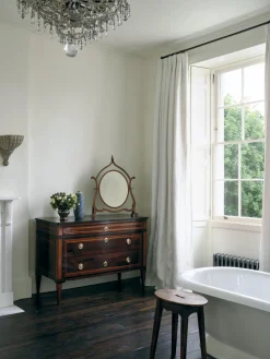 Libro ilustrado Rose Uniacke at Work