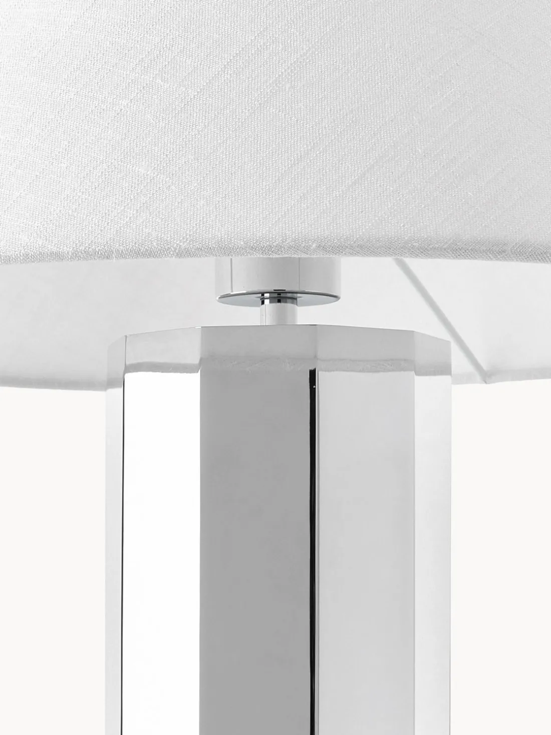 Lámpara de mesa con base de metal Lima