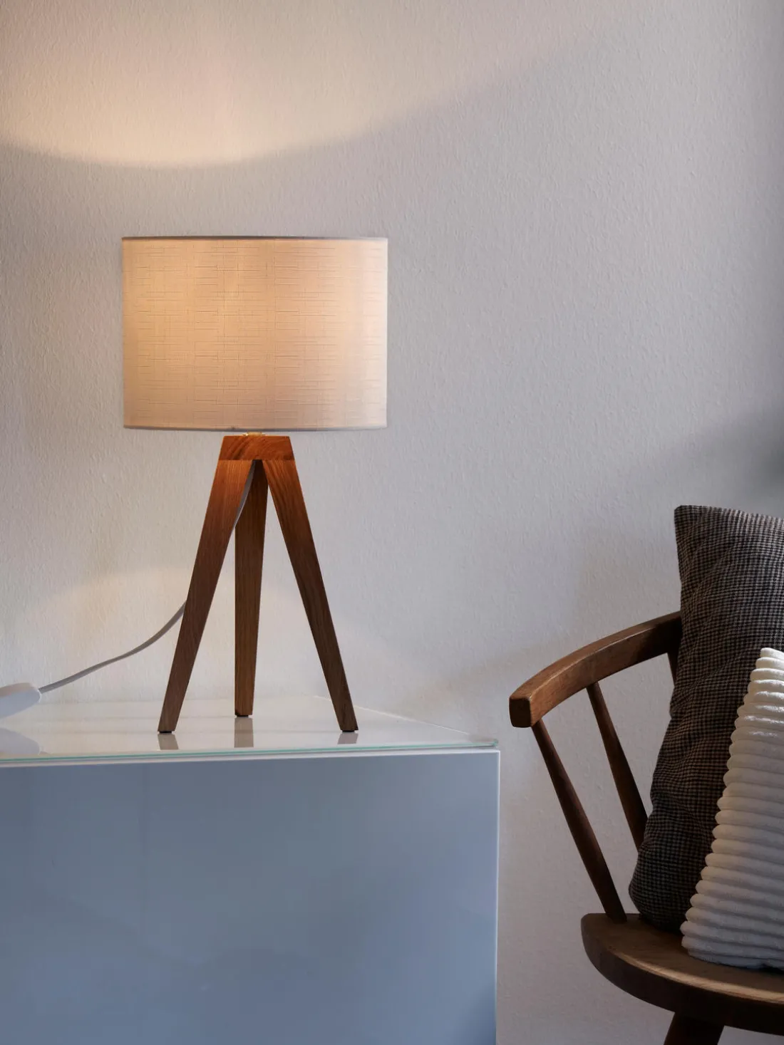 Lámpara de mesa de madera Kullen