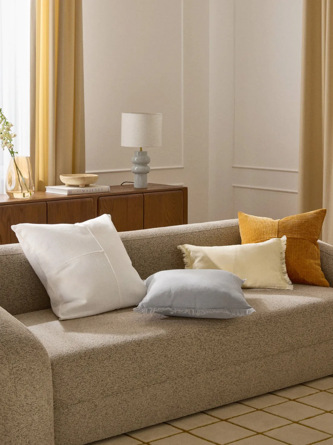 Lámpara de mesa grande de cerámica Christine