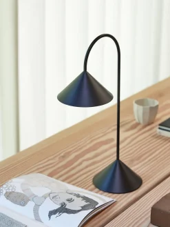 Lámpara de mesa LED para exterior regulable Grasp, pórtatil