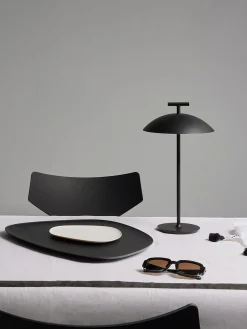 Lámpara de mesa LED regulable Mini Geen-a, portátil