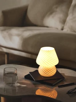 Lámpara de mesa pequeña de vidrio opalino Lareina