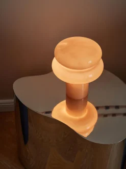 Lámpara de mesa pequeña de vidrio opalino Baya