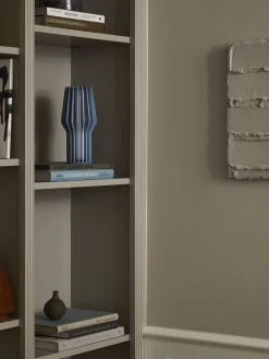 Lámpara de mesa pequeña LED regulable Radiant, portátil