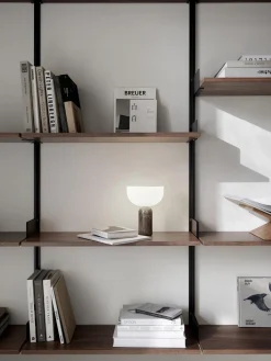 Lámpara de mesa pequeña móvil de mármol Kizu, regulable