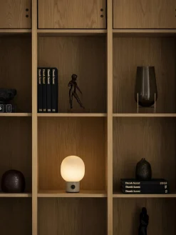 Lámpara de mesa pequeña regulable con puerto USB JWDA