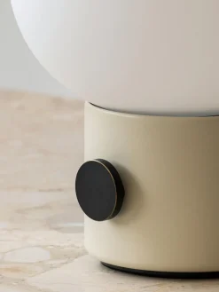 Lámpara de mesa pequeña regulable con puerto USB JWDA