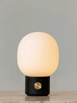 Lámpara de mesa pequeña regulable con puerto USB JWDA