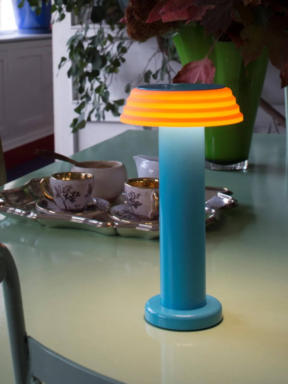 Lámpara de mesa pequeña regulable LED PL1, portátil