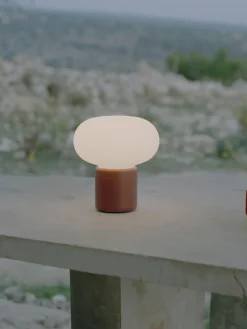 Lámpara de mesa pequeña regulable Karl-Johan, portátil