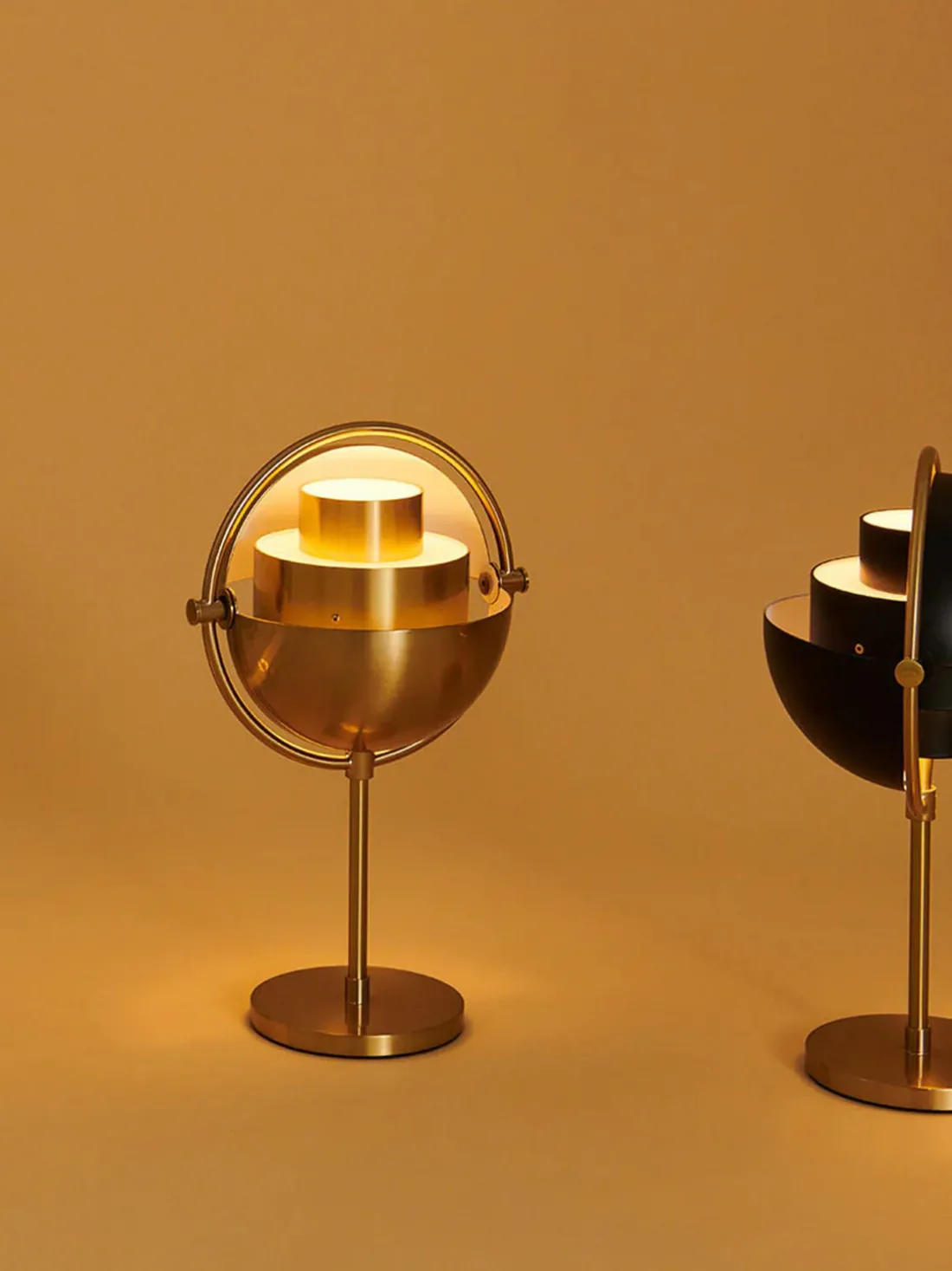 Lámpara de mesa regulable y ajustable Multi-Lite, portátil