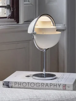 Lámpara de mesa regulable y ajustable Multi-Lite, portátil