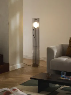 Lámpara de pie pequeña Mills