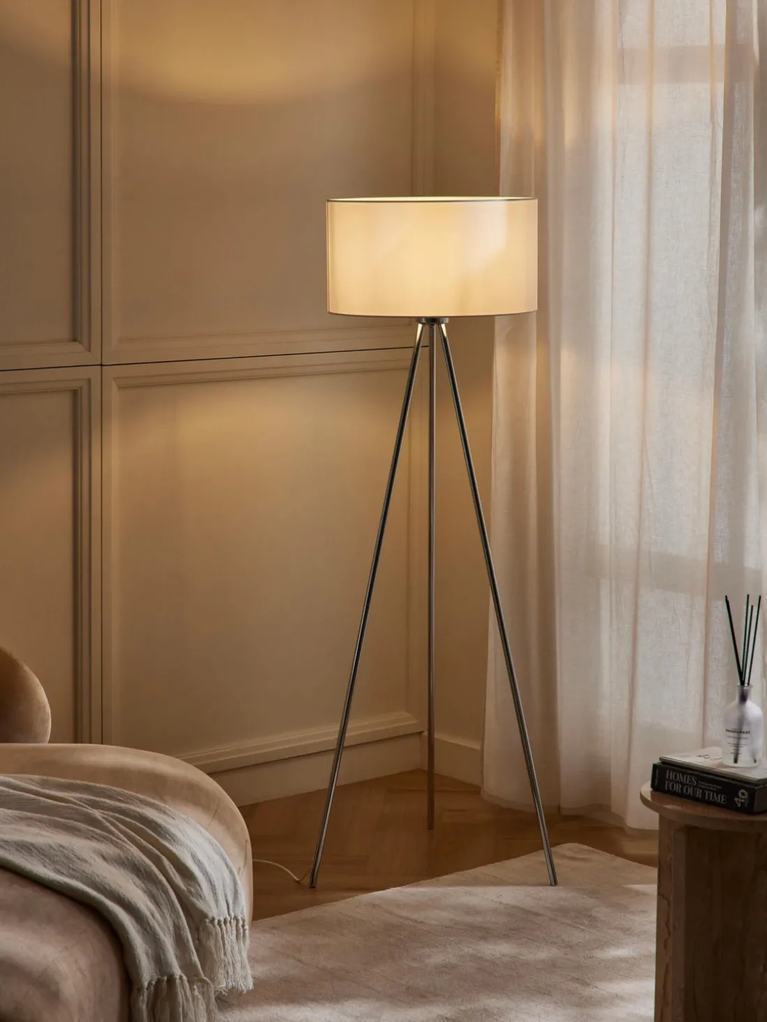 Lámpara de pie trípode Cella