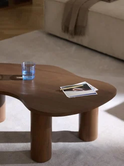 Mesa de centro de forma orgánica de madera de nogal Didi