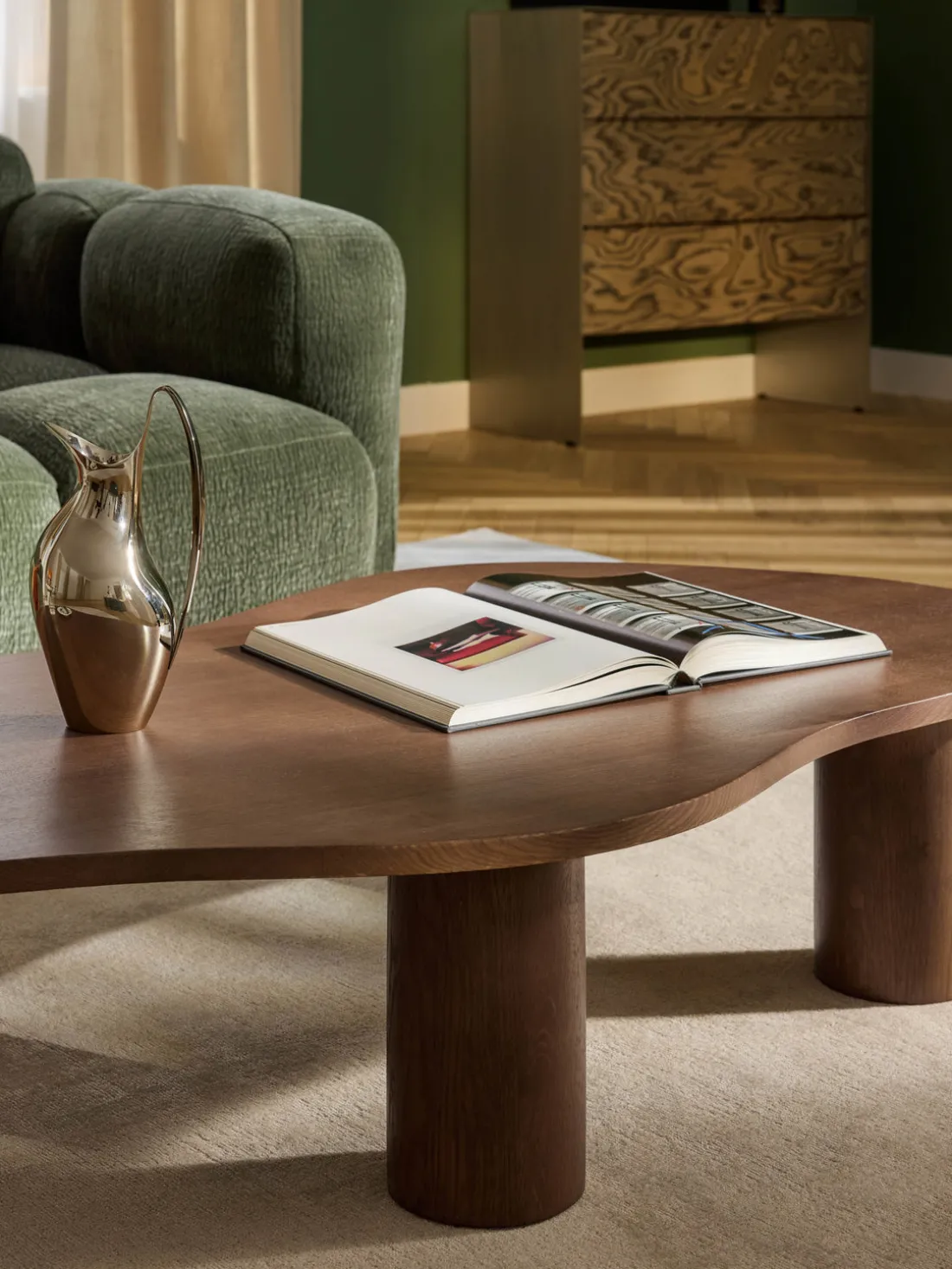 Mesa de centro grande de madera de roble con forma orgánica Didi