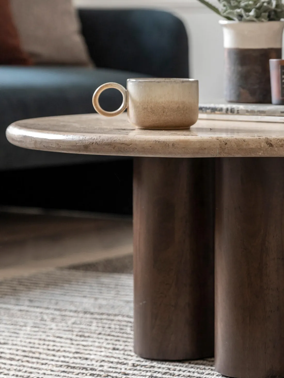 Mesa de centro redonda con tablero de travertino Trevi, Ø 75 cm