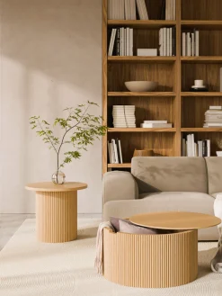 Mesa de centro redonda de madera Nele, con espacio de almacenamiento