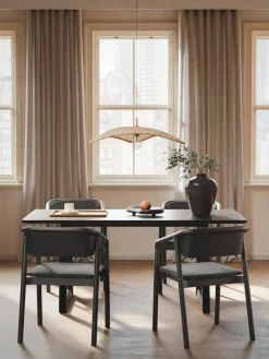 Mesa de comedor de madera de roble Nik, tamaños diferentes