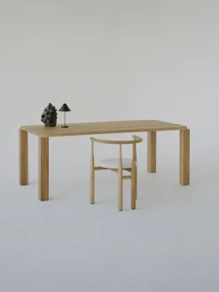Mesa de comedor de madera de roble Atlas, tamaños diferentes