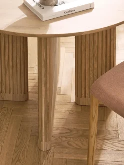 Mesa de comedor redonda de madera de roble Jolka, tamaños diferentes