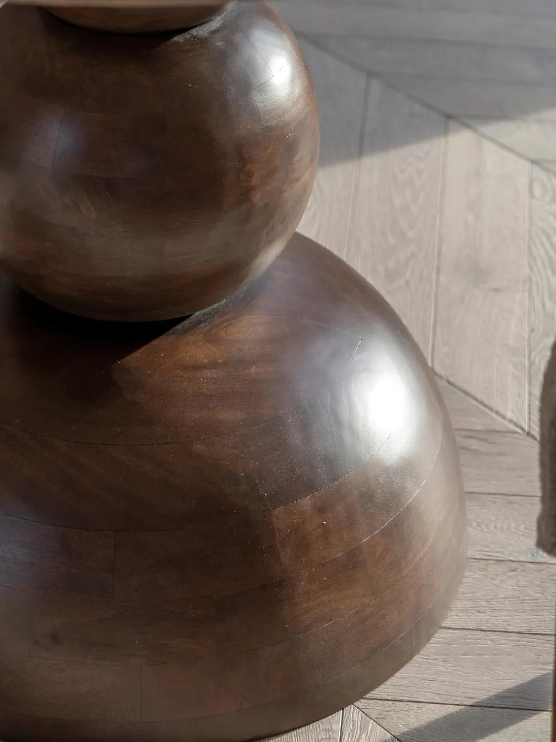 Mesa de comedor redonda Sculpt con tablero de travertino, Ø 110 cm