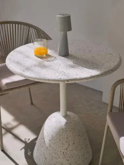 Mesa de exterior redonda de terrazo