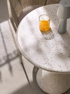 Mesa de exterior redonda de terrazo