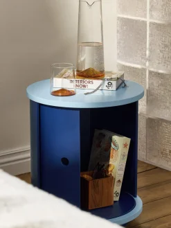 Mesilla de noche con puerta corredera Svea