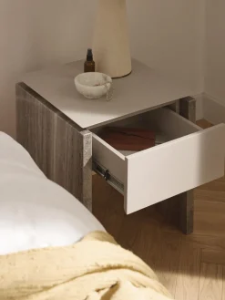 Mesilla de noche de mármol y metal Bruce