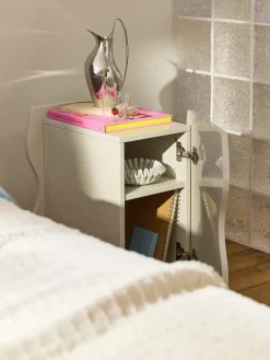 Mesita de noche brillante Emina