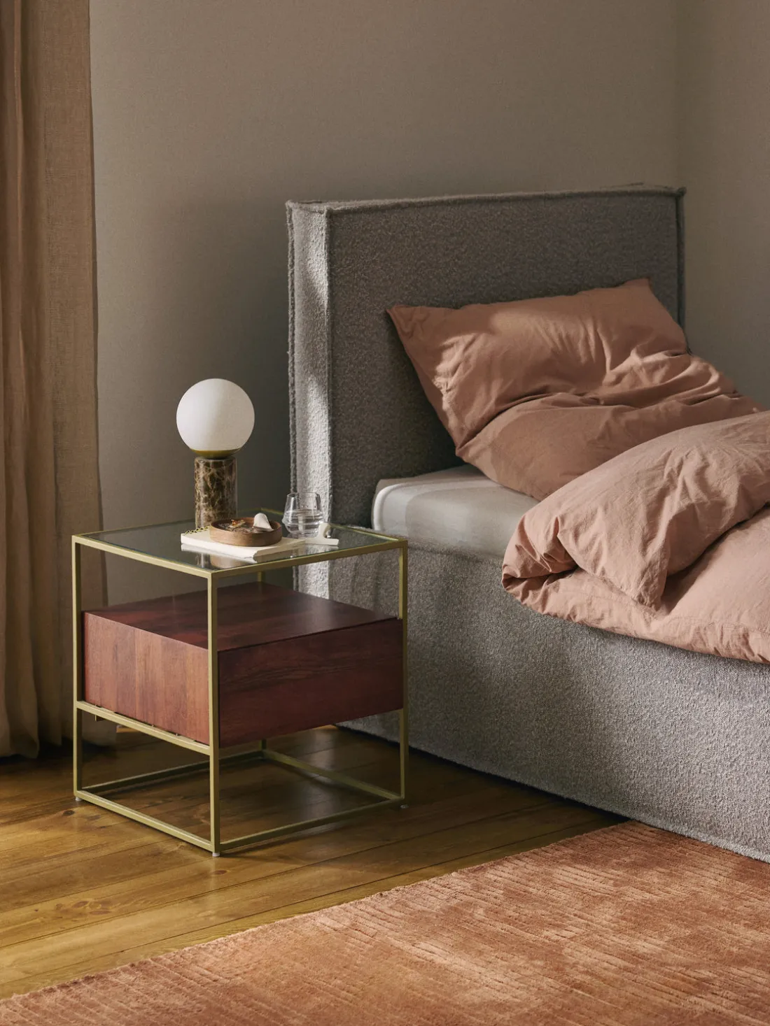 Mesita de noche con cajón Theodor