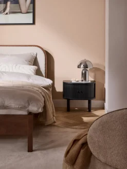 Mesita de noche con frente acanalado Calary