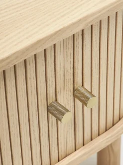 Mesita de noche con frente acanalado Calary