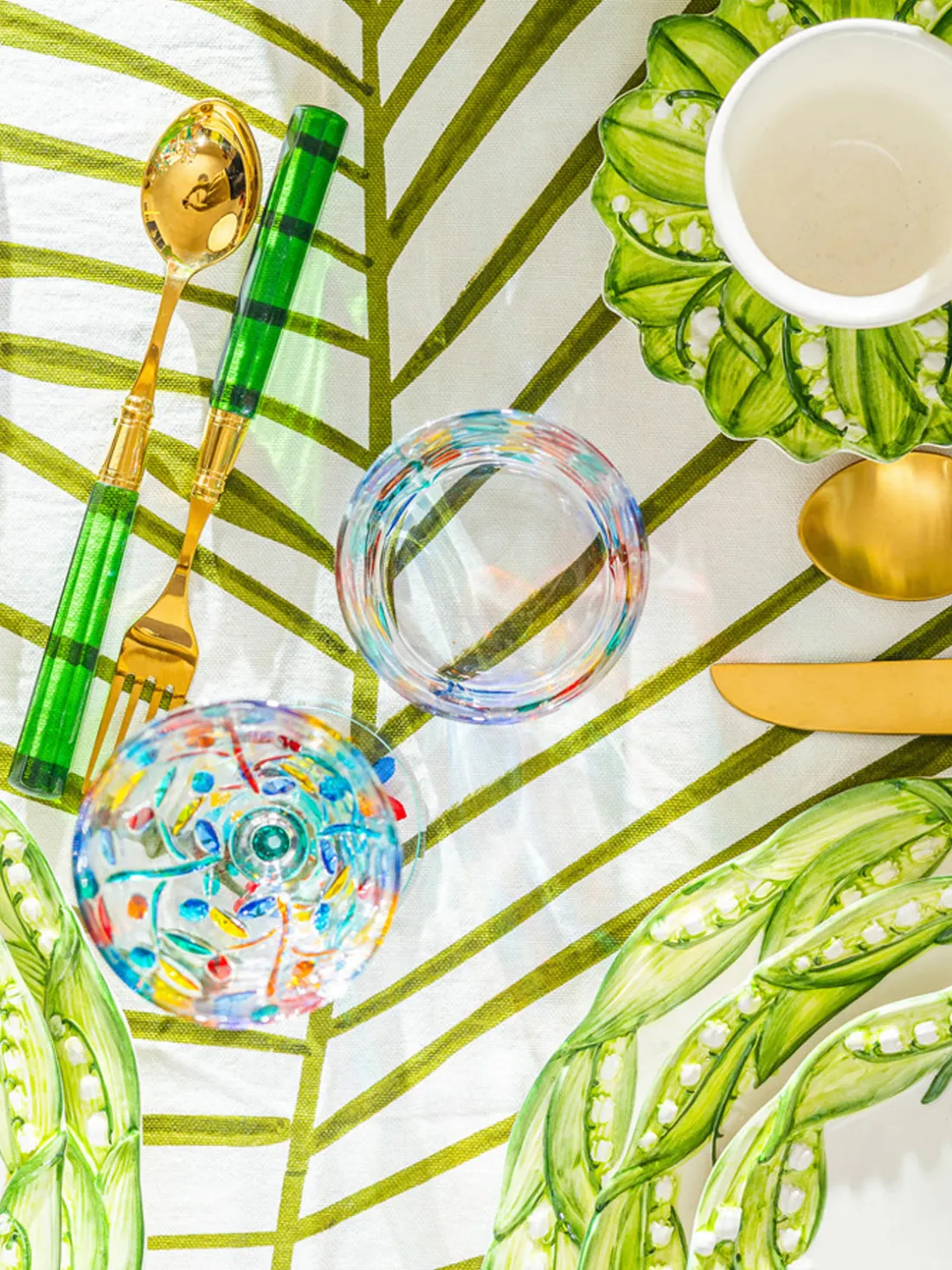 Plato postre pintado a mano Lily of the Valley