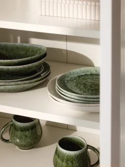 Platos llanos artesanales de forma orgánica Macey, 4 uds.