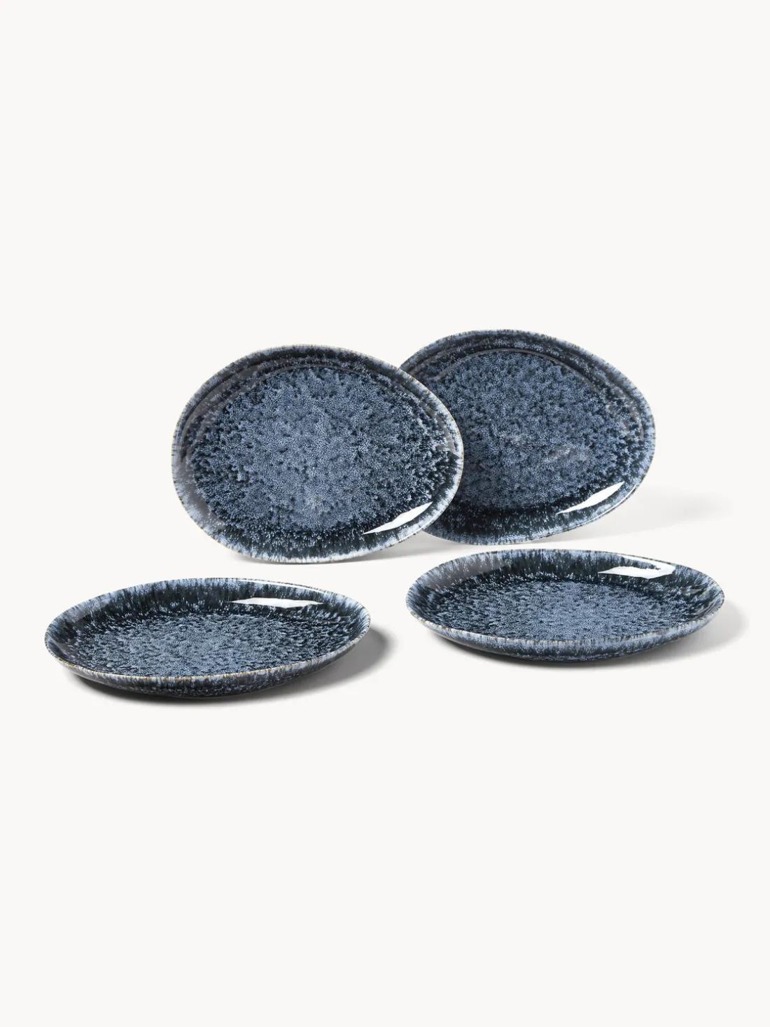 Platos llanos artesanales de forma orgánica Macey, 4 uds.