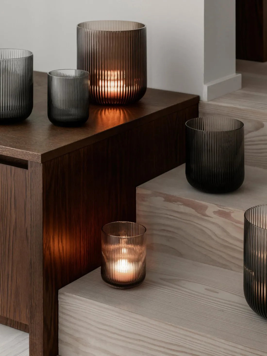 Portavelas de vidrio con relieves Ven, 16 cm