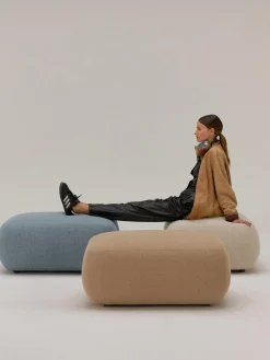 Puf reposapiés en tejido bouclé Sofia