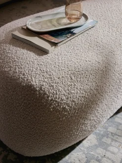 Puf reposapiés grande de borreguillo bouclé Alba