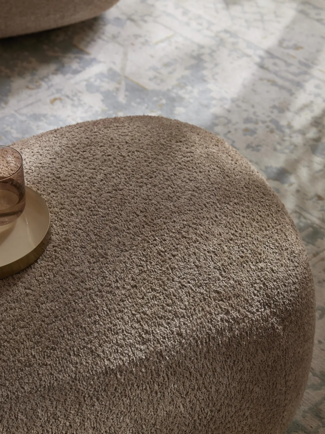 Puf reposapiés grande de borreguillo bouclé Alba