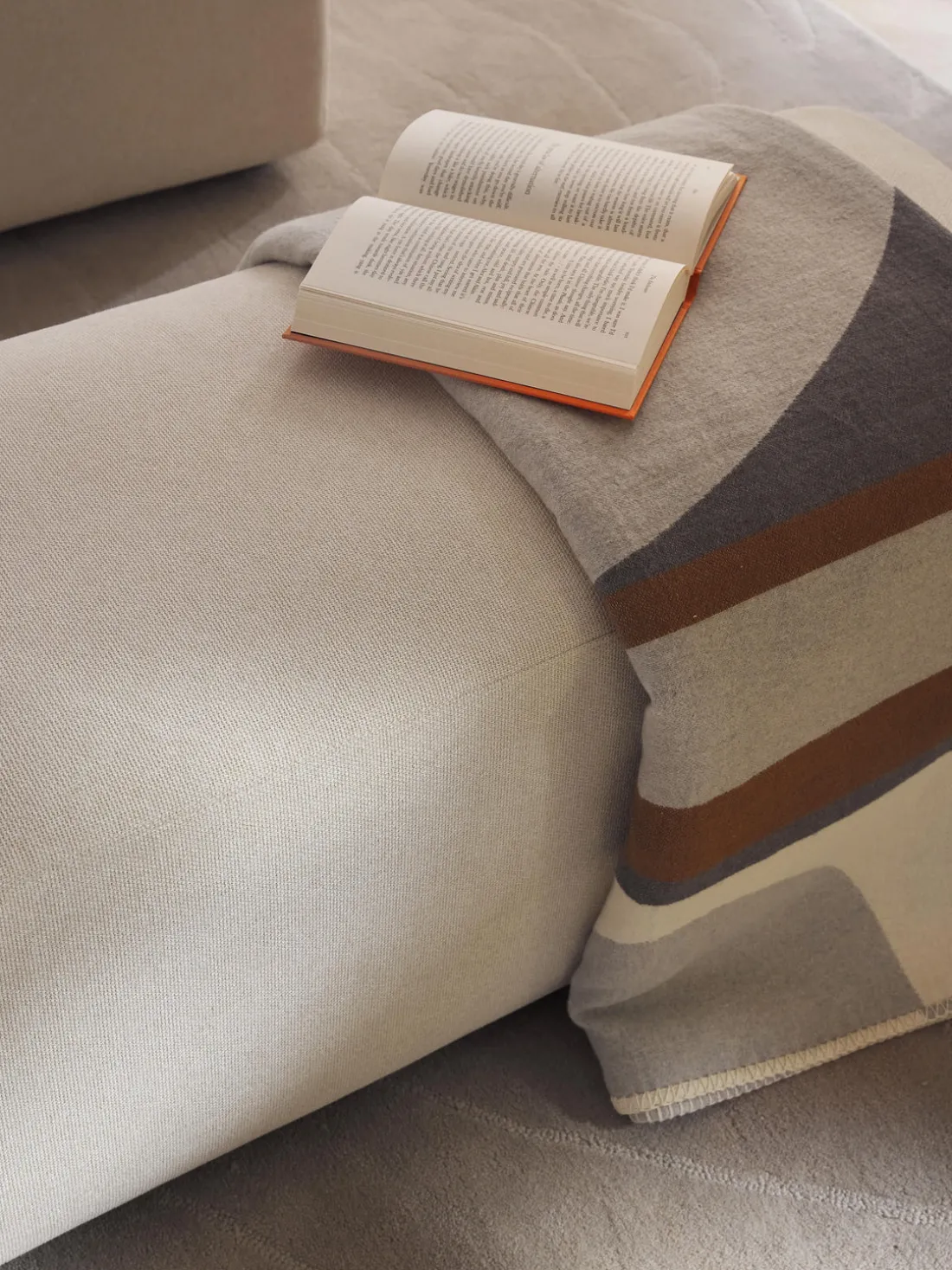 Puf reposapiés grande Melva, 116 x 42 cm