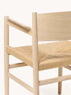 Silla artesanal de madera y mimbre con reposabrazos Nestor
