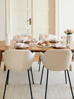 Silla con asiento estrecho y reposabrazos Fiji