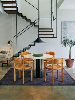 Silla con reposabrazos con madera de pino Daumiller