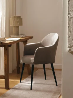 Silla con reposabrazos de terciopelo Rachel