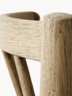 Silla con reposabrazos de roble J81